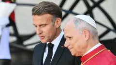 Massive crowds gather to welcome the Pope Leo XIV France visit