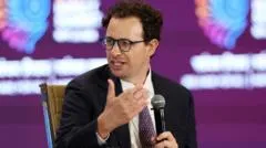 AI Slowdown Proposals Face Enforcement and Economic Hurdles